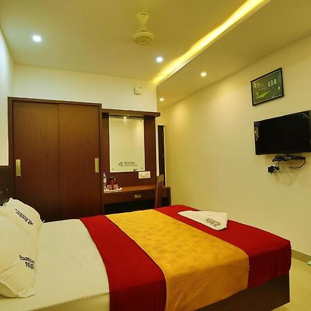 Karibu Residency Hotell Malappuram Exteriör bild