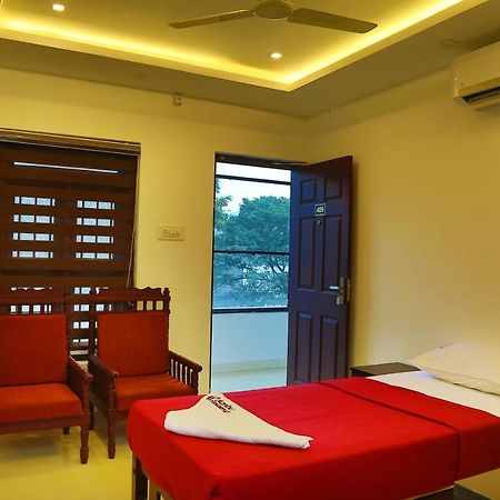 Karibu Residency Hotell Malappuram Exteriör bild