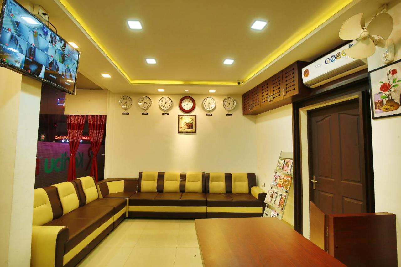 Karibu Residency Hotell Malappuram Exteriör bild